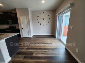 8883 Ventura Ct in Commerce City, CO - Foto de edificio - Building Photo