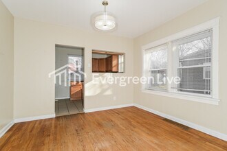 316 N Hills Dr in St. Louis, MO - Building Photo - Building Photo