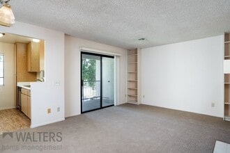 10323 Azuaga St in San Diego, CA - Building Photo - Building Photo