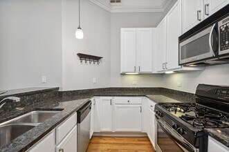 3734 N Clifton Ave, Unit 2 in Chicago, IL - Building Photo - Building Photo