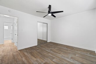 330 Roosevelt St, Unit 30 in Chula Vista, CA - Foto de edificio - Building Photo