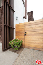 9007 Rangely Ave in West Hollywood, CA - Building Photo - Building Photo