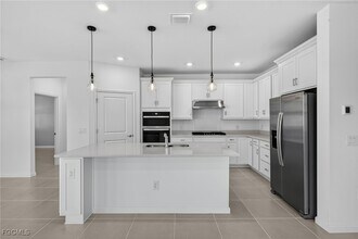 24844 Surf Hvn Ln in Bonita Springs, FL - Building Photo - Building Photo