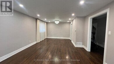 70 Poinsetta Dr in Markham, ON - Building Photo - Building Photo