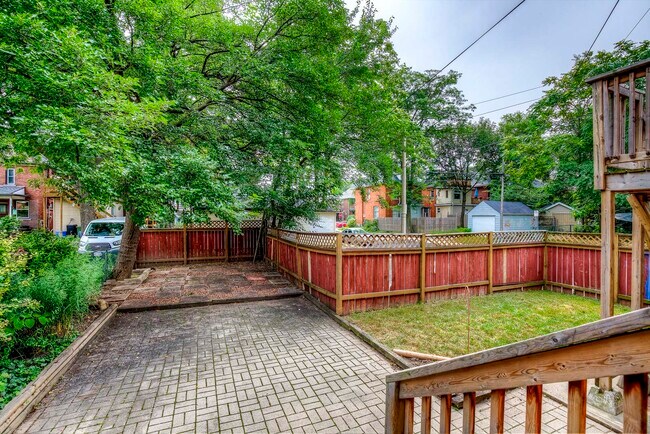 27 Garfield Av S in Hamilton, ON - Building Photo - Building Photo