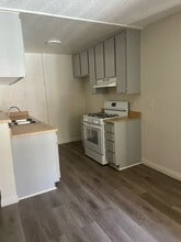 274 W Verdugo Ave in Burbank, CA - Foto de edificio - Interior Photo