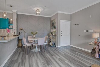 2111 Welch St in Houston, TX - Building Photo - Building Photo