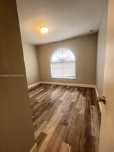 3985 NW 165th St in Opa Locka, FL - Building Photo - Building Photo