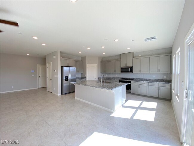 393 Winter Dove Ave in Henderson, NV - Building Photo - Building Photo