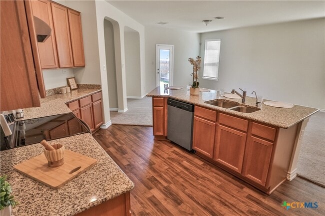 property at 460 Horizon Pointe