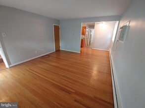 8113 Ryers Ave in Philadelphia, PA - Building Photo - Building Photo