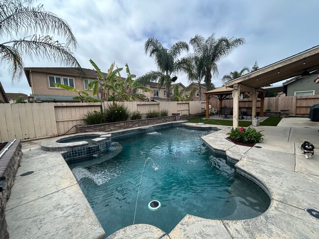 3052 Red Oak Ct in Turlock, CA - Building Photo - Building Photo