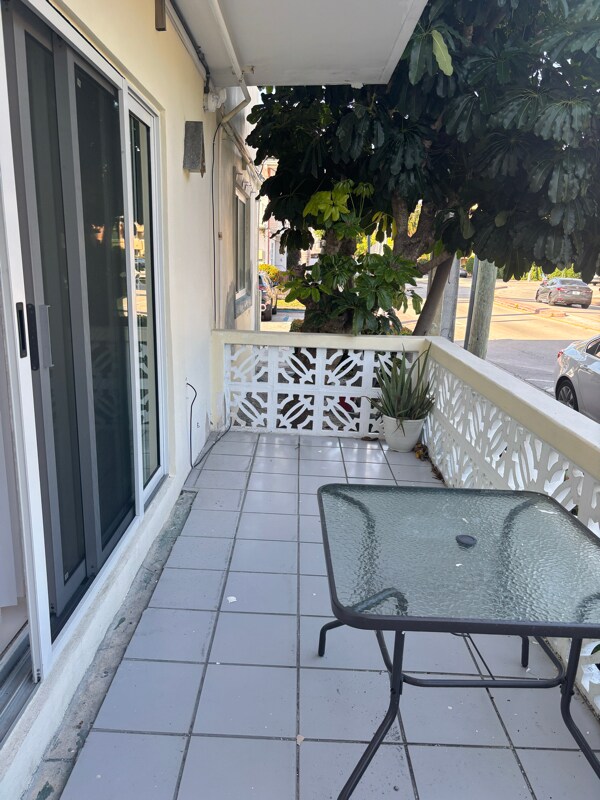 8040 Tatum Waterway Dr in Miami Beach, FL - Building Photo - Building Photo