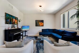 13636 Deering Bay Dr in Coral Gables, FL - Building Photo - Building Photo