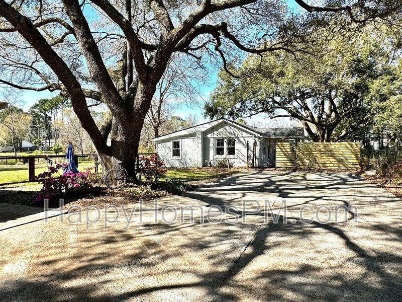 1924 Piper Dr in Charleston, SC - Building Photo