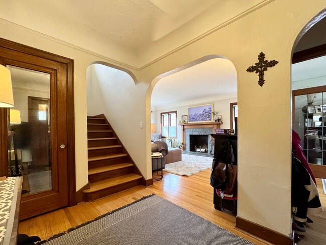 2335 47th Ave SW in Seattle, WA - Building Photo - Building Photo