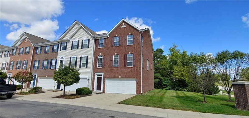 6948 Vistamere Way in Indianapolis, IN - Foto de edificio