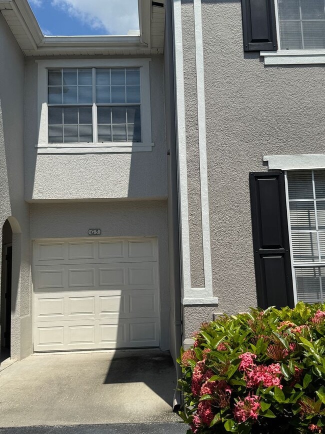 9157 Lee Vista Blvd in Orlando, FL - Foto de edificio - Building Photo