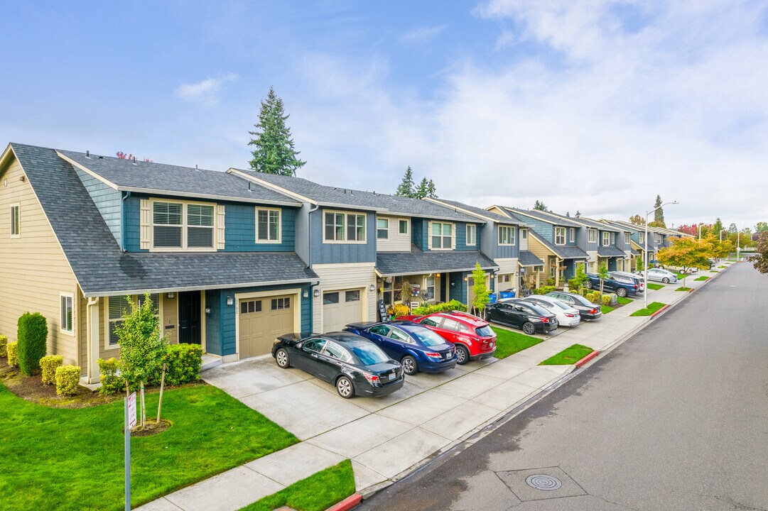 Royal View Townhomes in Vancouver, WA - Building Photo