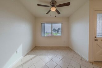 16581 Sabot Ln in Huntington Beach, CA - Building Photo - Building Photo