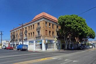 1242 S Berendo St in Los Angeles, CA - Building Photo - Building Photo