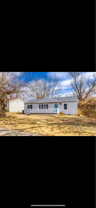 409 9th St in Warrensburg, MO - Building Photo