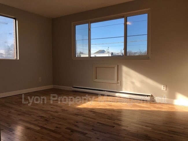 1000 Willett Ave in East Providence, RI - Building Photo - Building Photo