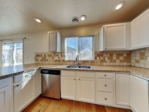 895 E Folgado Ct in Kuna, ID - Building Photo - Building Photo