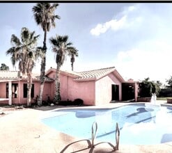 6880 Edna Ave in Las Vegas, NV - Foto de edificio - Building Photo