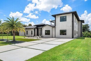 641 Marshall Rd in West Palm Beach, FL - Building Photo