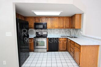 16402 N 31st St in Phoenix, AZ - Building Photo - Building Photo