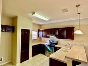 9811 Sterling Loop in Laredo, TX - Building Photo - Building Photo