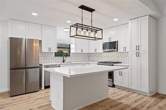 6009 Glen Meadow Dr in Austin, TX - Building Photo - Building Photo