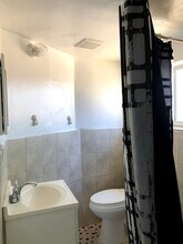 2144 SW 17th St, Unit 1 in Miami, FL - Foto de edificio - Building Photo