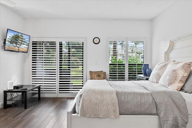 property at 11863 Wimbledon Cir