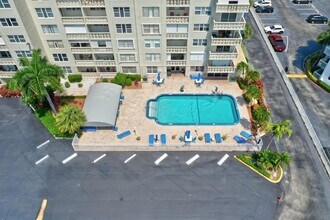 1893 S Ocean Dr in Hallandale Beach, FL - Building Photo - Building Photo