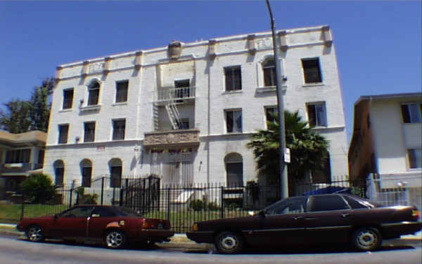 Delphene Manor in Los Angeles, CA - Building Photo - Building Photo