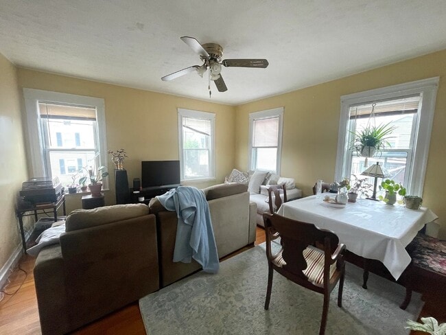 123 Winthrop St in Medford, MA - Building Photo - Building Photo