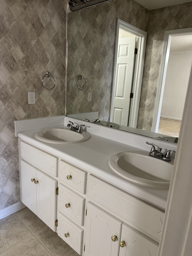 property at 133 Woodberry Dr
