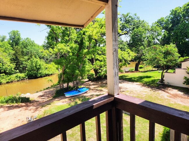 property at 4716 Hemlock Cir