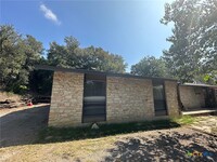 1103 Hillyer St in San Marcos, TX - Foto de edificio - Building Photo