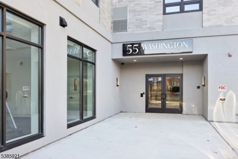 55 Washington St in East Orange, NJ - Building Photo