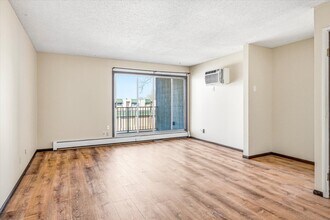 12974 Nicollet Ave, Unit 201 in Burnsville, MN - Building Photo - Building Photo