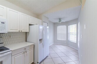 11811 SW 8th St in Pembroke Pines, FL - Building Photo - Building Photo