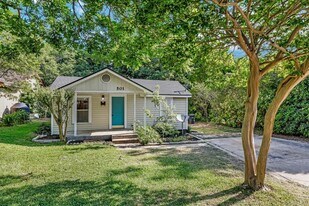 501 E 4th St in Georgetown, TX - Building Photo