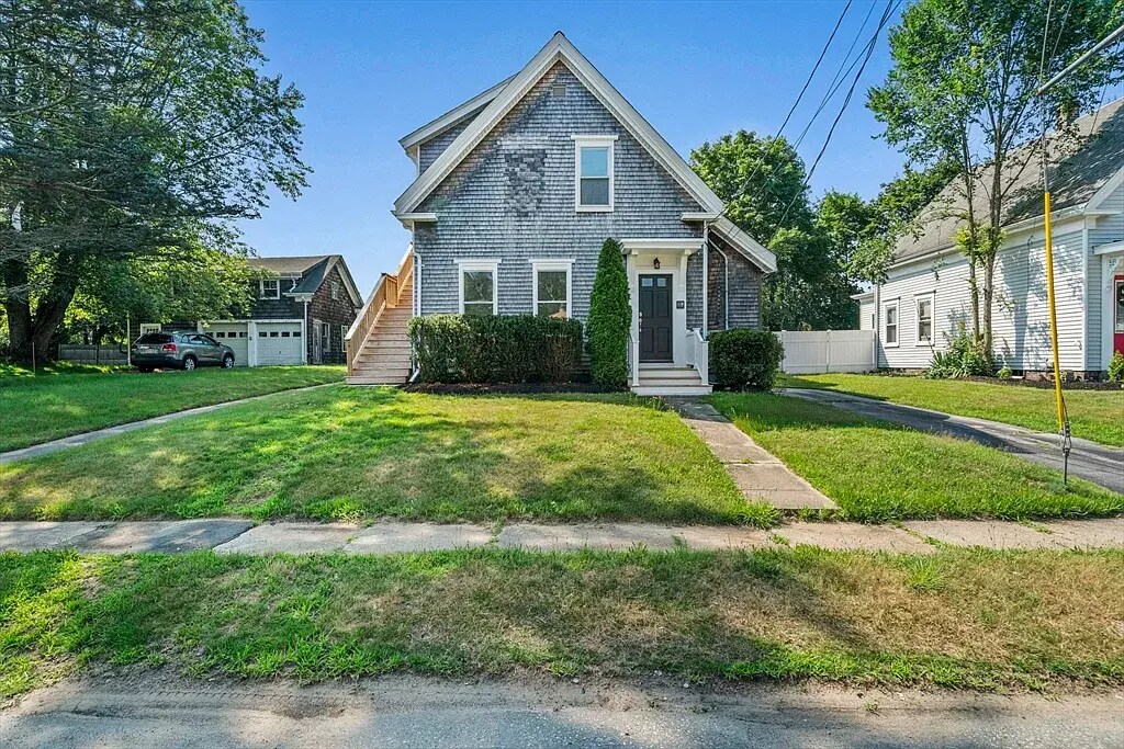 22 Vernon St, Unit Unit A in Whitman, MA - Building Photo