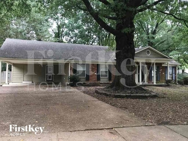 property at 5712 Fox Bend Ave