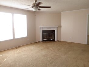 135 Magnolia Gardens Dr in Jacksonville, NC - Building Photo - Building Photo
