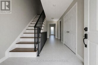 25 Romfield Circuit in Markham, ON - Building Photo - Building Photo