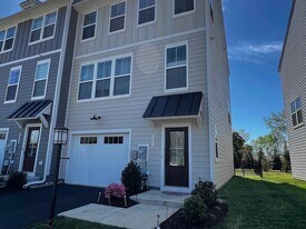 2931 McComb St in Crozet, VA - Building Photo